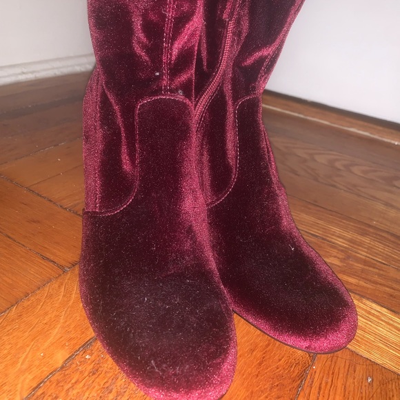 Steve Madden Maroon Velvet Heeled Boots - Picture 2 of 3